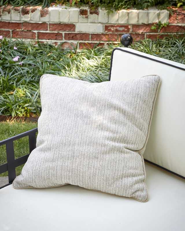 Sumptuous Indoor/Outdoor Pillow, 20" Square